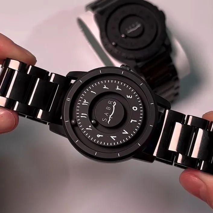 sabr magnetic watch